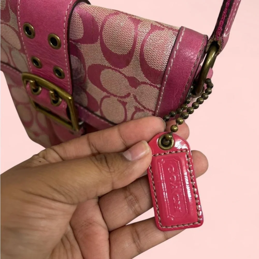 Coach Rare Pink Y2K Vintage Signature Crossbody with Metallic Accent - Picture 4 of 7